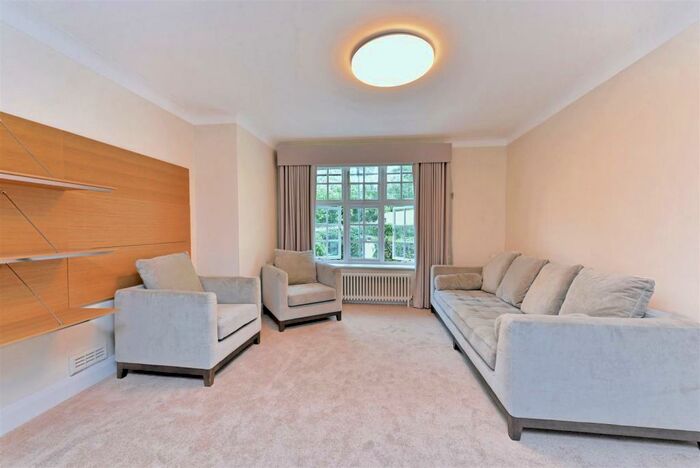 3 Bedroom Apartment To Rent In Hampstead Way, Hampstead Garden Suburb, NW11