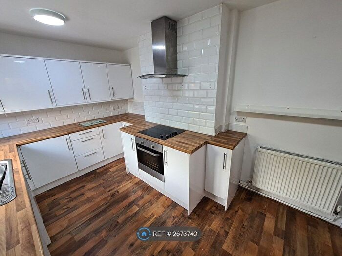 3 Bedroom Semi-Detached House To Rent In Cedar Crescent, Barnsley, S70