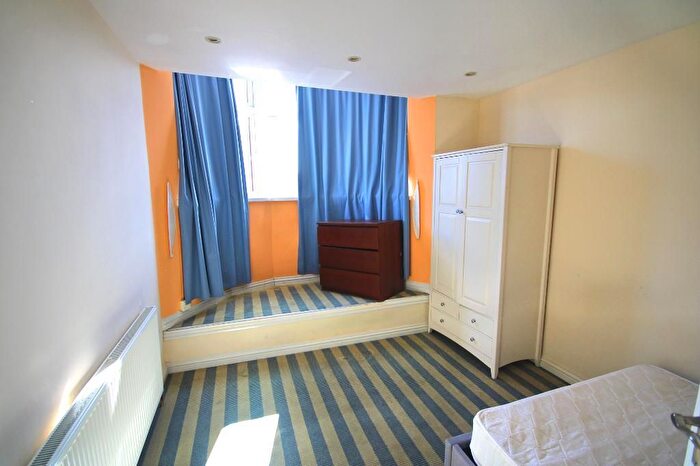 6 Bedroom Property To Rent In Fernbank Avenue, Wembley, Middlesex, HA0