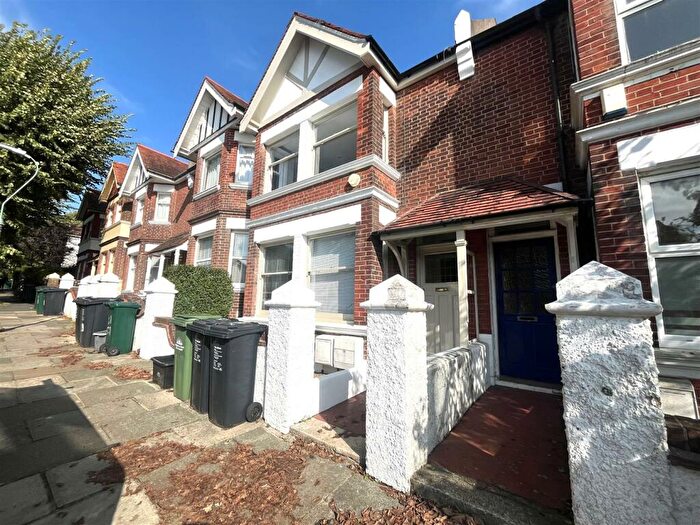 2 Bedroom Flat To Rent In Silverdale Road, Hove, BN3