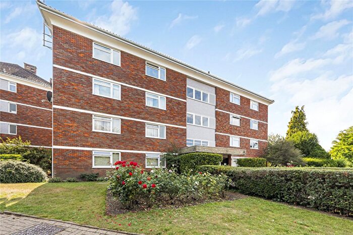 2 Bedroom Flat For Sale In Courtlands, Richmond, TW10