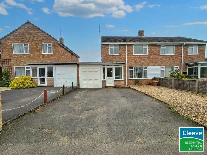 3 Bedroom Semi-Detached House To Rent In Two Hedges Road, Bishops Cleeve, GL52