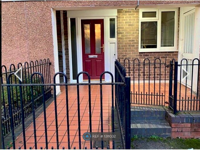 3 Bedroom Maisonette To Rent In Taurus Close, Leicester LE2