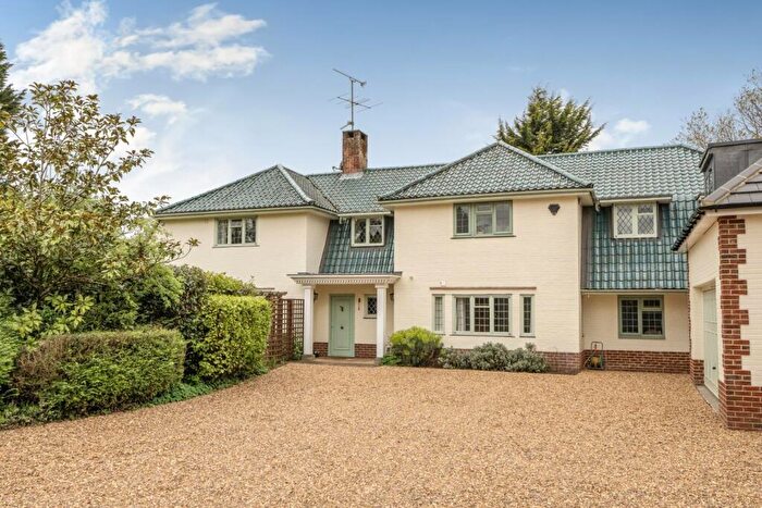 5 Bedroom Detached House For Sale In Greys Road, Henley-on-Thames, Oxfordshire, RG9
