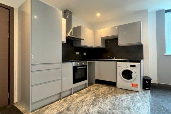 2 Bedroom Flat To Rent In Lime Tree Way, Basingstoke, RG24