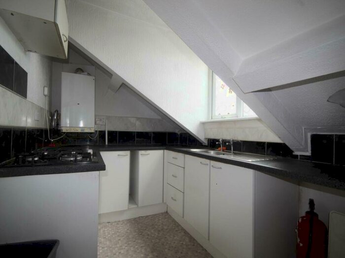 1 Bedroom Flat To Rent In Great Horton Road, , Bradford, BD7