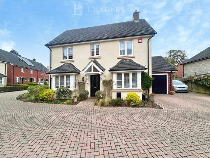 4 Bedroom Detached House For Sale In Aubin Wood, Emsworth, Hampshire, PO10
