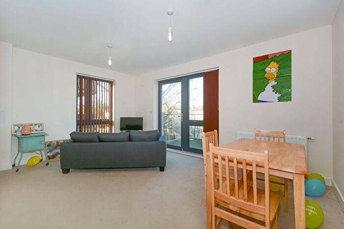 2 Bedroom Flat For Sale In Fisher Close, London, SE16