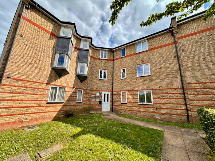2 Bedroom Flat To Rent In Parkinson Drive, Chelmsford, CM1