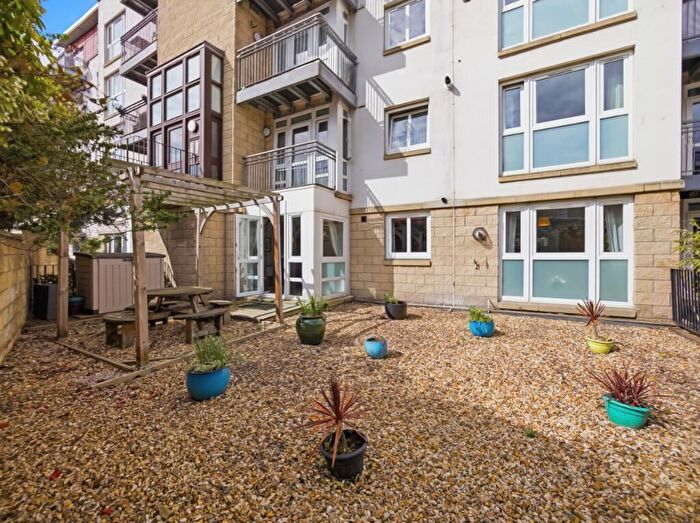 2 Bedroom Flat For Sale In / Brunswick Road, Edinburgh, EH7