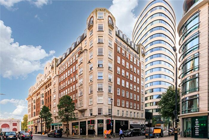 2 Bedroom Flat To Rent In Great Cumberland Place, Marylebone, London, W1H