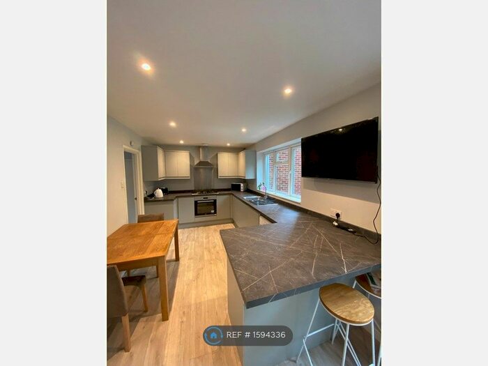 4 Bedroom Terraced House To Rent In Blackwell Avenue, Guildford, GU2