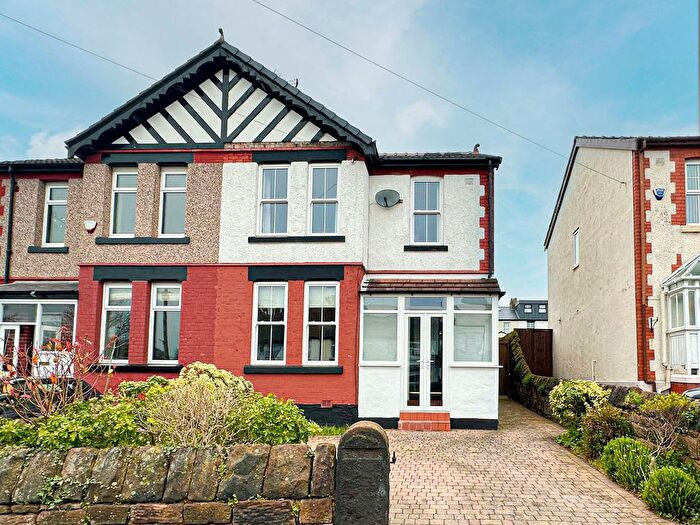 4 Bedroom Semi Detached House For Sale In Dale Avenue, Heswall, CH60