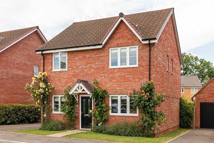 4 Bedroom Detached House For Sale In Tanners Meadow, Brockham, RH3