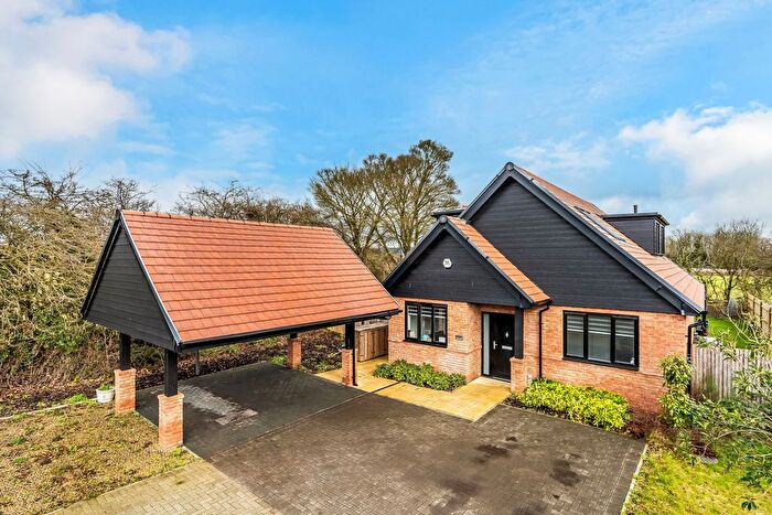 3 Bedroom Detached House For Sale In Merlin Drive, Edenbridge, Kent, TN8