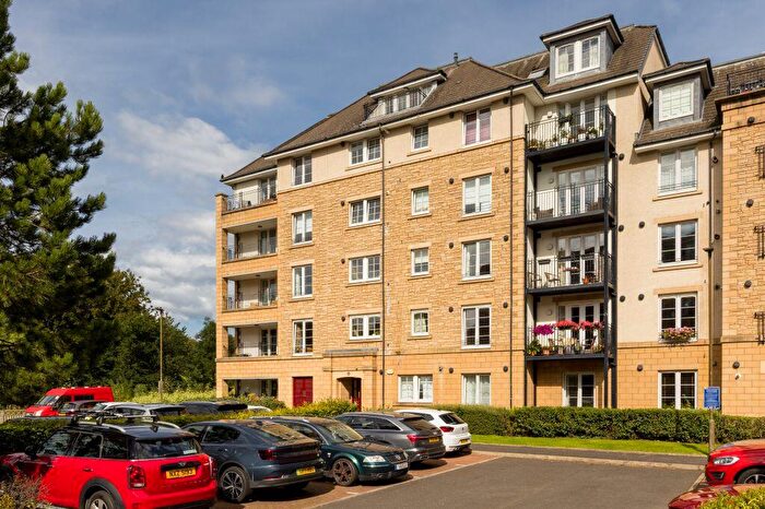 3 Bedroom Penthouse For Sale In / Powderhall Brae, Edinburgh, EH7