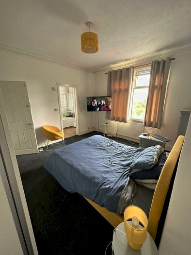 1 Bedroom House To Rent In Stanningley Road, Leeds, LS13