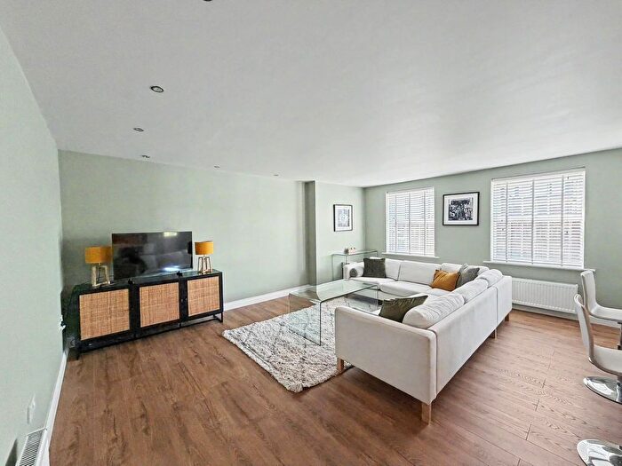 2 Bedroom Flat For Sale In George Street, Alderley Edge, SK9