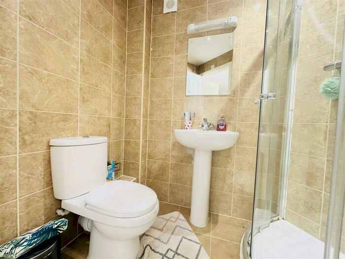 2 Bedroom Apartment To Rent In Park View Court, West Bridgford, Nottingham, NG2