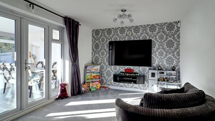 4 Bedroom Semi-Detached House To Rent In Turnpike, Moulton, Northampton, NN3