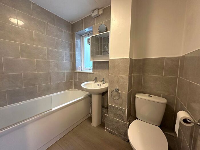 2 Bedroom Flat To Rent In Clay Pit Piece, Saffron Walden, CB11