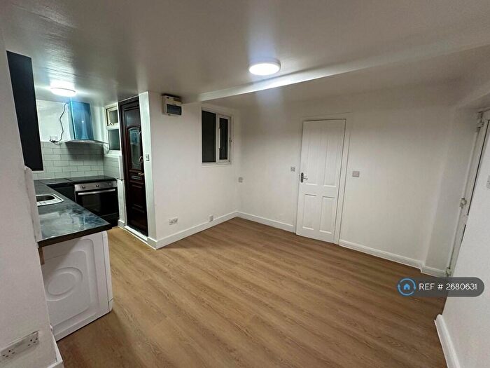 2 Bedroom Flat To Rent In Katherine Road, London, E6
