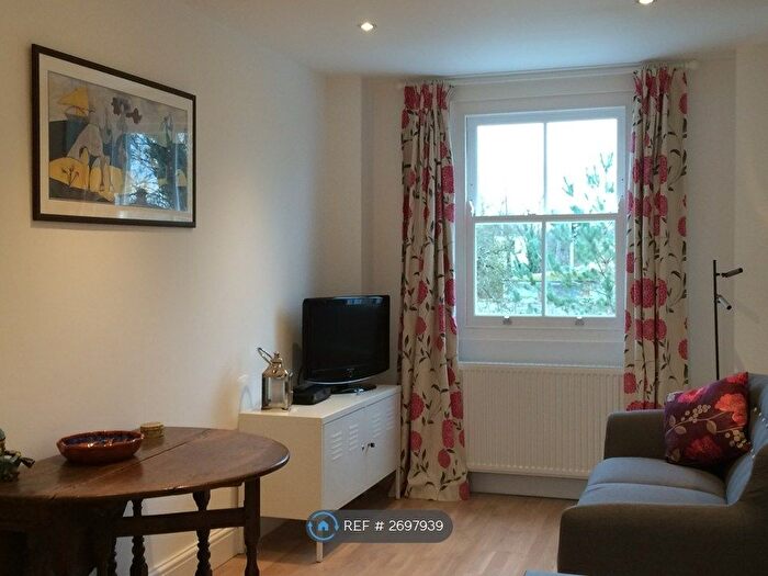 1 Bedroom Flat To Rent In Park Road, London, W7
