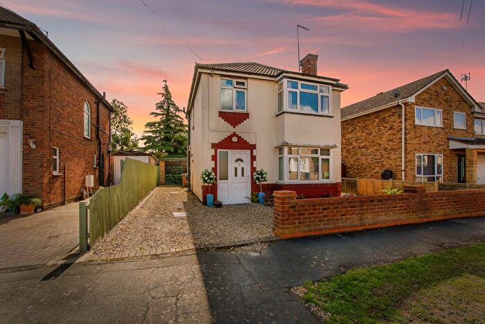 3 Bedroom Detached House For Sale In Third Avenue, Wisbech, PE13