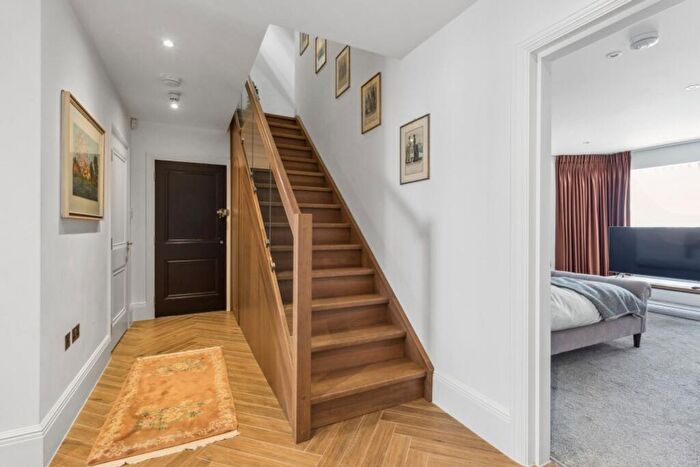 3 Bedroom Apartment For Sale In Woodchester Park, Knotty Green, HP9