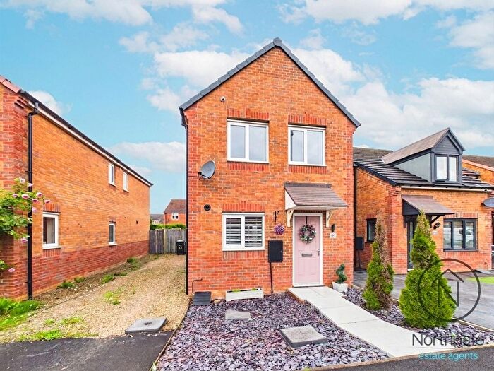 3 Bedroom Semi-Detached House For Sale In Rawlinson Close, Chilton, DL17