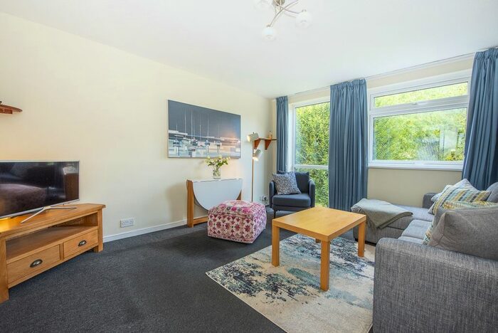 1 Bedroom Flat To Rent In Harrowdene Gardens, Teddington, TW11