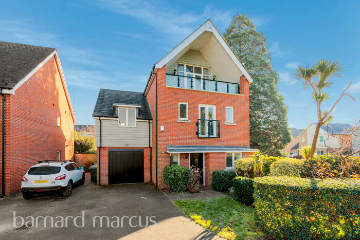 5 Bedroom House To Rent In Redwood Drive, Epsom, KT19