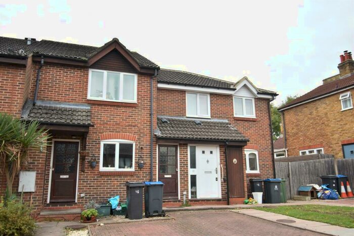 1 Bedroom Apartment To Rent In Gladstone Road, Kingston Upon Thames, KT1