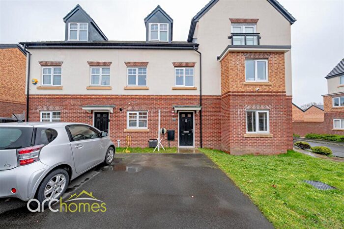 3 Bedroom Town House For Sale In Stothert Street, Atherton, Manchester, M46