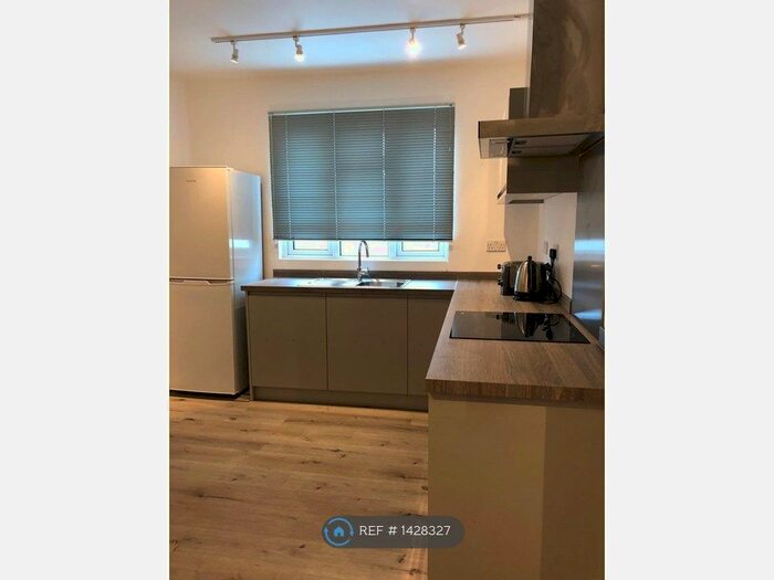 1 Bedroom Flat To Rent In Durnsford Road, SW19
