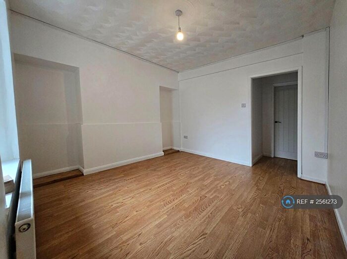 3 Bedroom Terraced House To Rent In Western Street, Swansea, SA1