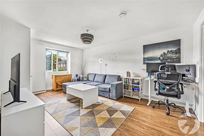1 Bedroom Maisonette For Sale In Pollard Walk, Sidcup, Kent, DA14