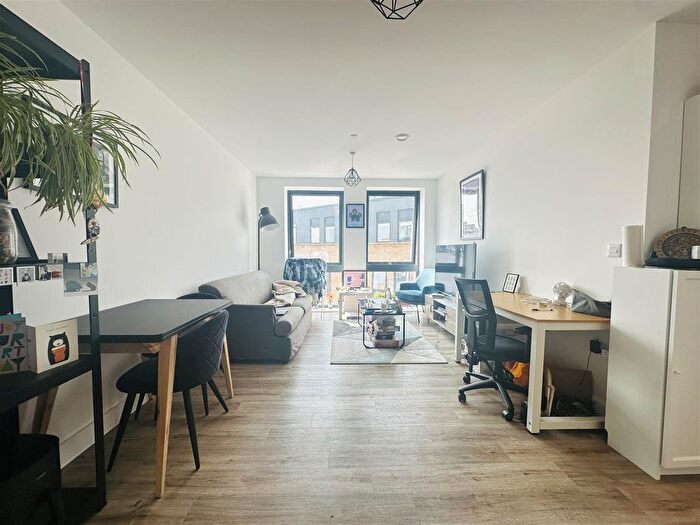 2 Bedroom Flat To Rent In Carmen Beckford Street, Bristol, BS1