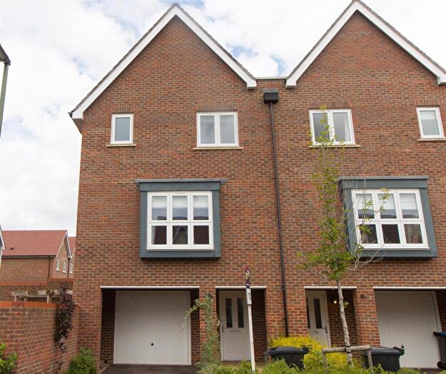 3 Bedroom End Of Terrace House To Rent In George Avenue, Haywards Heath, RH17