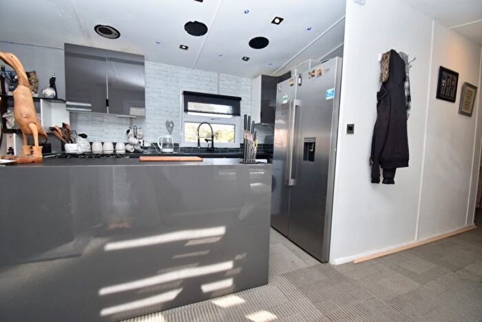 2 Bedroom Houseboat For Sale In Banks End, Wyton, Huntingdon, PE28