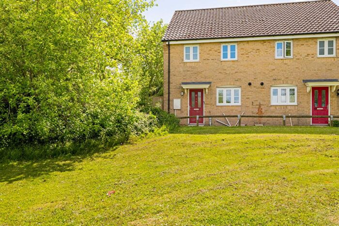 3 Bedroom End Of Terrace House For Sale In Fortress Road, Carbrooke, IP25