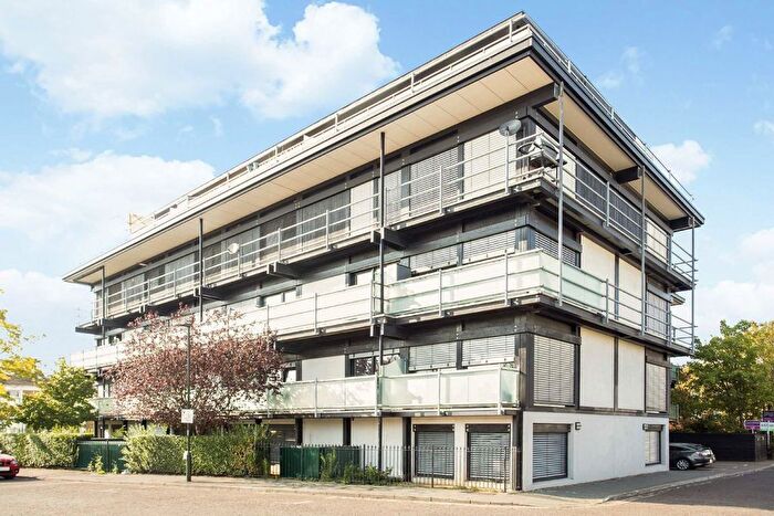 Studio To Rent In Victoria Villas, Richmond, TW9