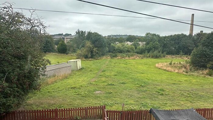 2 Bedroom Flat To Rent In Aire Way, Baildon, Shipley, BD17