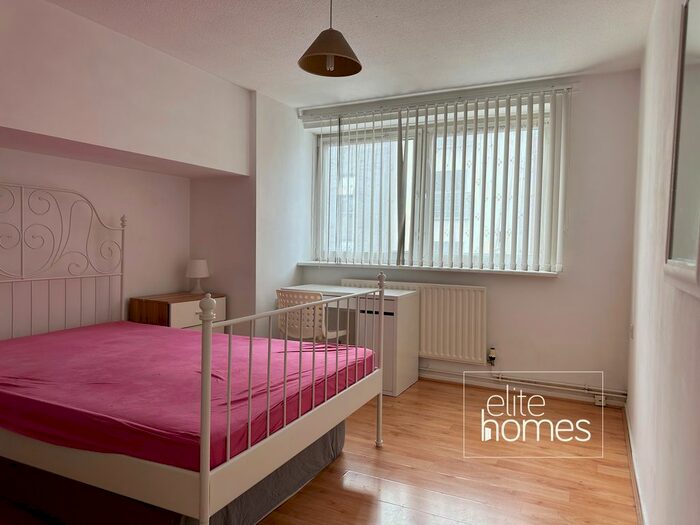 2 Bedroom Flat To Rent In Hamlets Way, London, E3