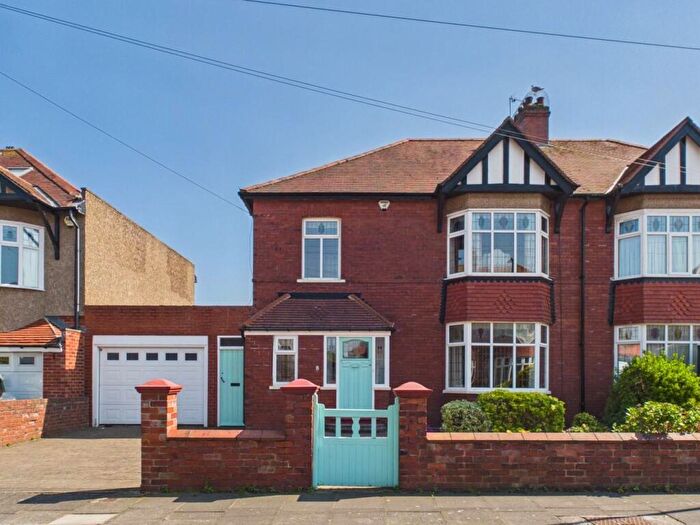 4 Bedroom Semi-Detached House For Sale In Ashleigh Grove, Tynemouth, NE30
