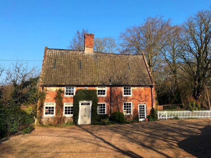 5 Bedroom Detached House For Sale In The Street, Lyng, Norwich, NR9