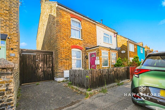 3 Bedroom Semi-Detached House For Sale In Murston Road, Sittingbourne, ME10