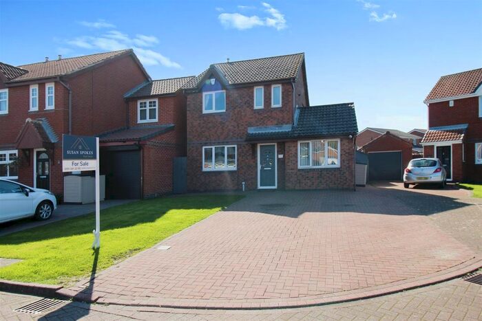 3 Bedroom Property To Rent In Evesham Close, Boldon Colliery, NE35