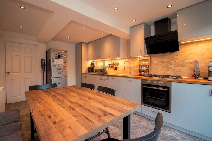 3 Bedroom Terraced House For Sale In Denmark Road, Leicester, LE2