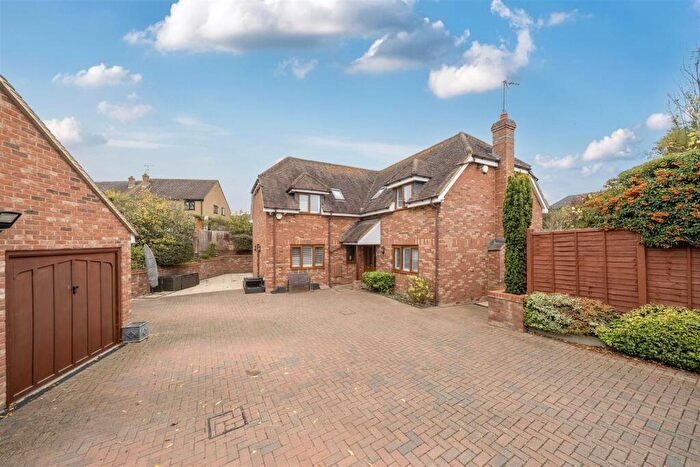 4 Bedroom Detached House For Sale In Mill Road, Sharnbrook, MK44